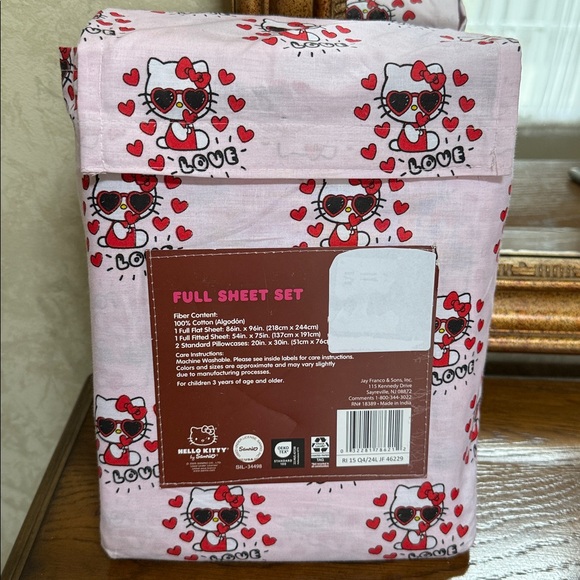 Hello Kitty Love & Heart Design Pink Full Sheet Set. - Picture 5 of 10